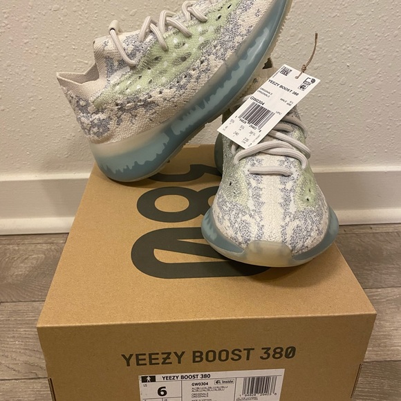 Bran new yeezy 380 alien blue with box